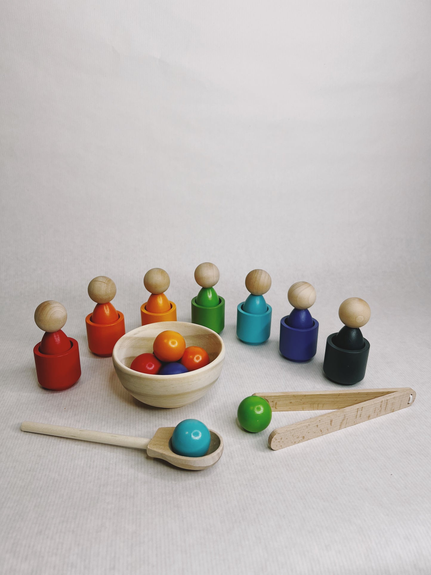 Les Essentiels Montessori – Couleurs, Sons et Formes