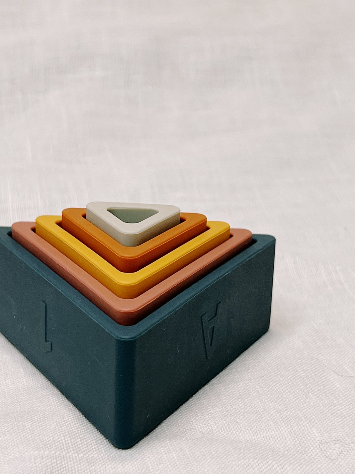 Jouet à empiler 'Triangle', set de 5 pièces