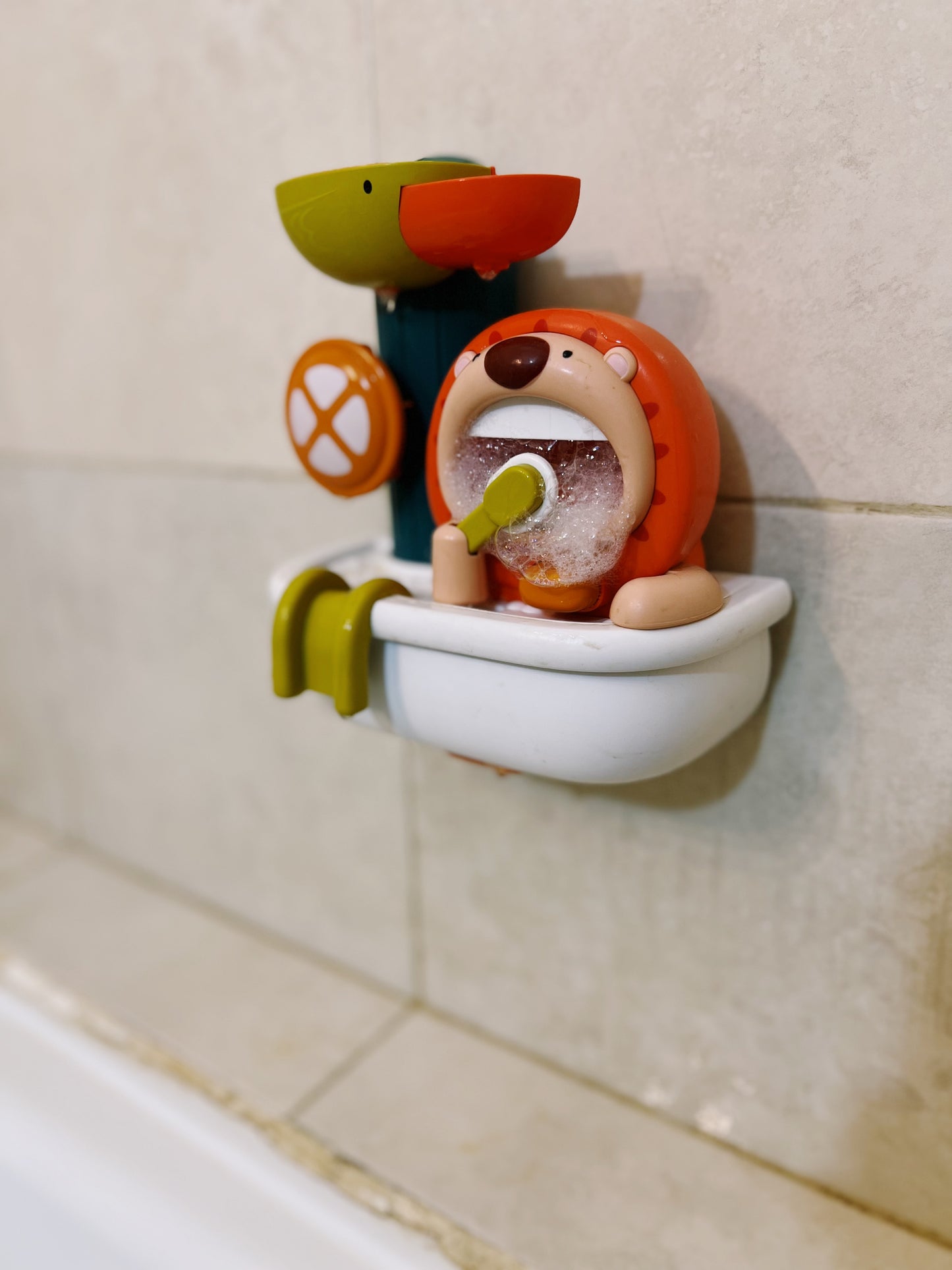 Jouet 'Lion au Bain'
